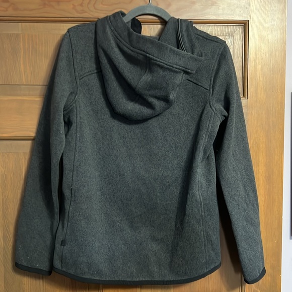 Lululemon pullover - Picture 3 of 3